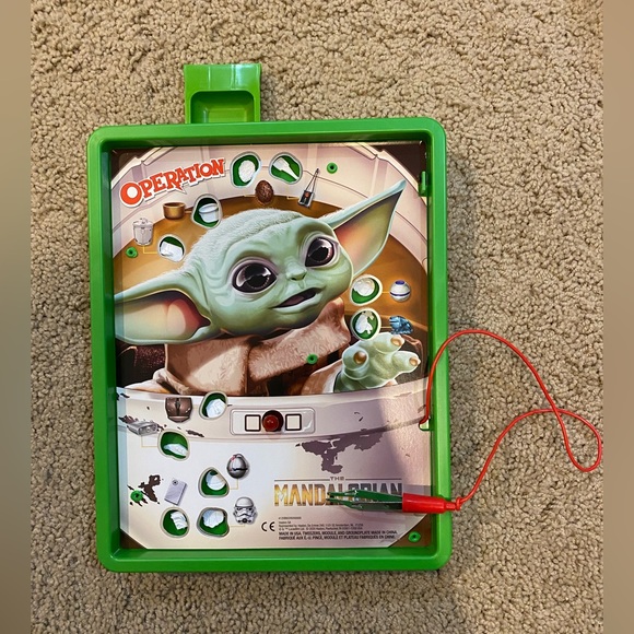 Star Wars Mandalorian Operation Game - Picture 3 of 5